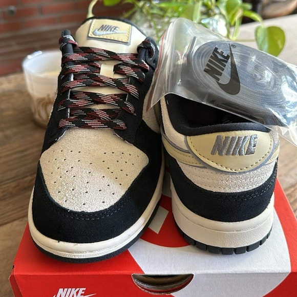 Nike Dunk Low LX